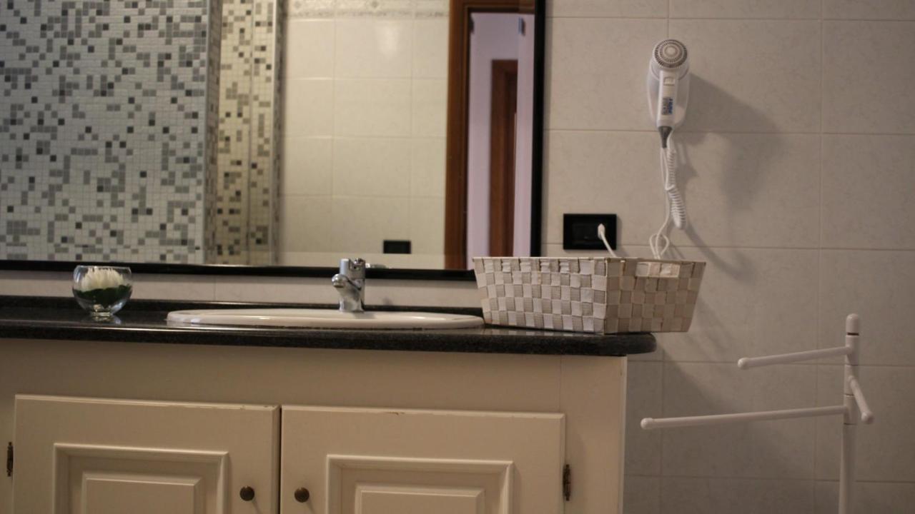 B&B Bassu Bosa Buitenkant foto