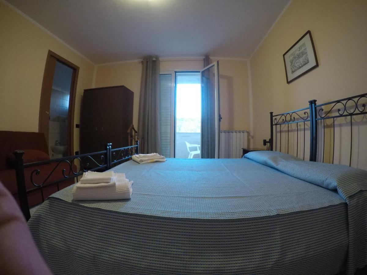 B&B Bassu Bosa Buitenkant foto